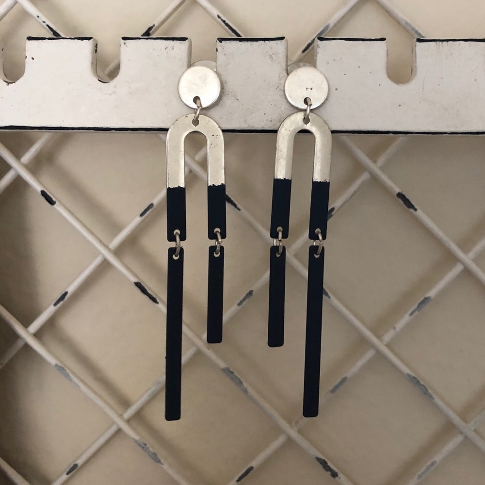 Silver/Navy Dangly Earrings